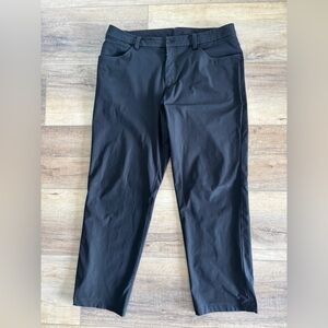 Lululemon Men’s 5 Pocket Pants – Black – Size 36x28 (Approx.)